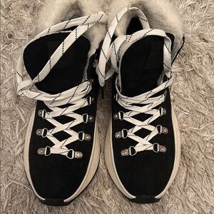 Sorel Stylish Black and White Lace-Up Boots worn once